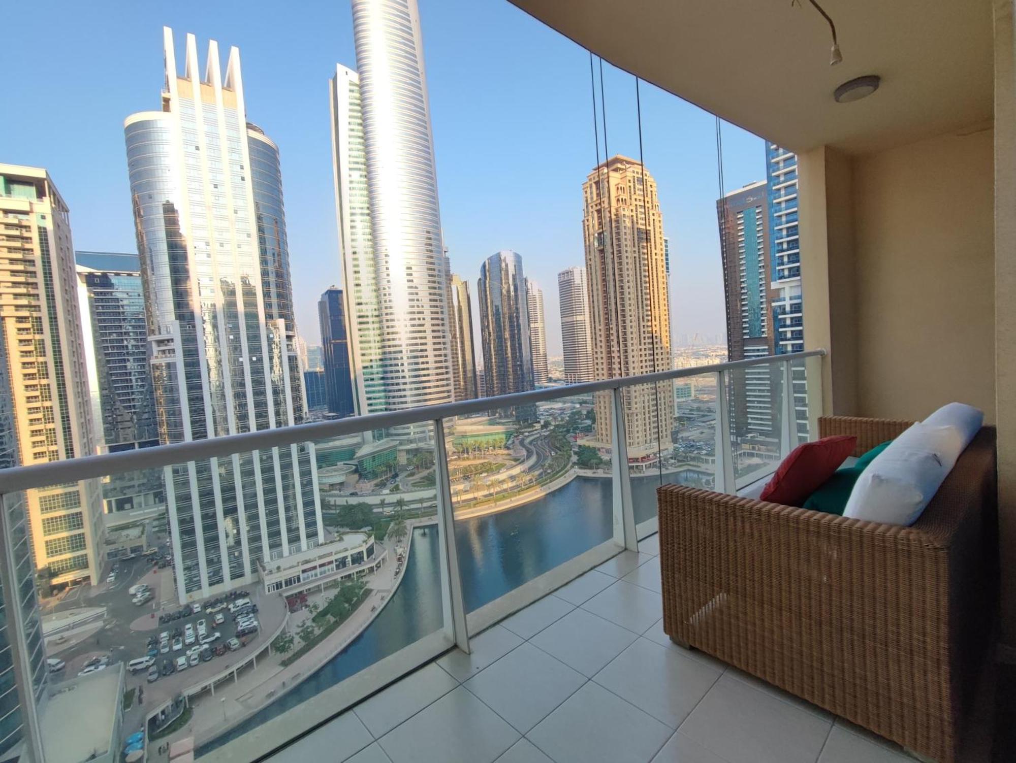 One Bedroom Apartment With Pool & Gym Near Marina Dubai Exterior photo