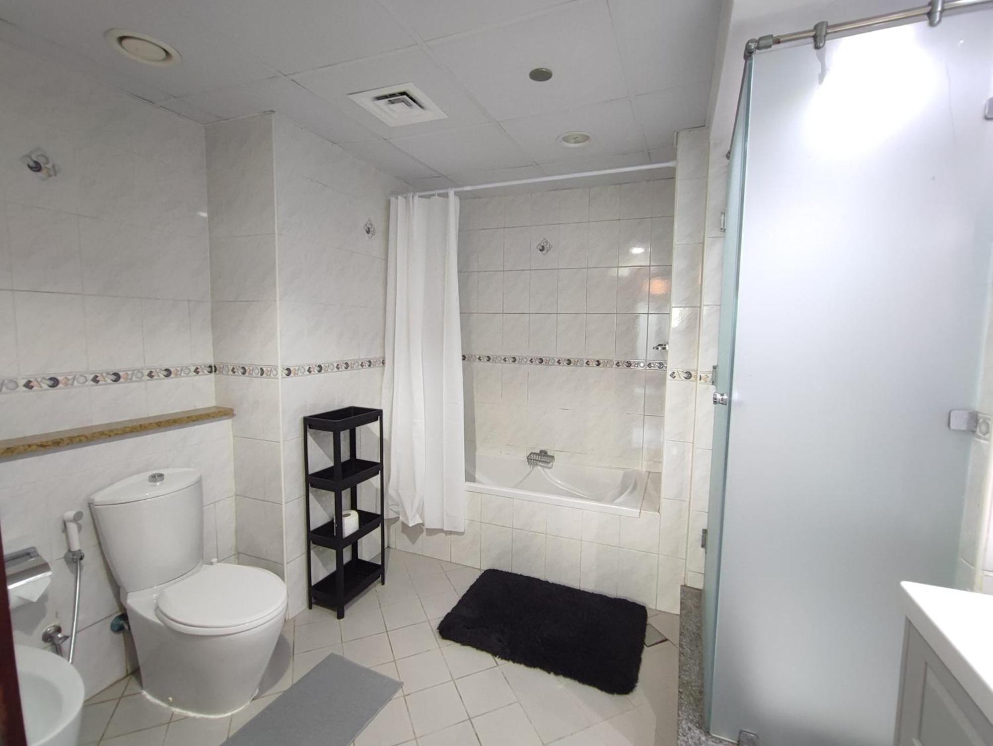 One Bedroom Apartment With Pool & Gym Near Marina Dubai Exterior photo