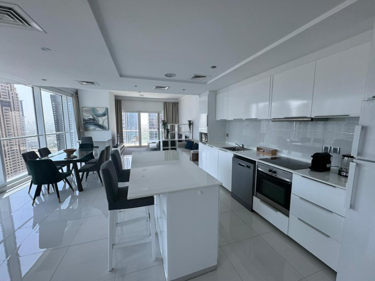 One Bedroom Apartment With Pool & Gym Near Marina Dubai Exterior photo